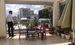 BÁN NHÀ PHÚ NHUẬN HXH 4 TẦNG ĐẸP LUNG LINH KHU VIP PHAN XÍCH LONG 4.6 TỶ.Mô tả:+ Diện tích: 35m2, ngang 3m dài 12m.+ Kết cấu: 1 trệt 2 lầu, sân thượng trước và sau, gồm 5 phòng ngủ, 3 toilet, 1 phòng thờ, phòng khách, phòng bếp.Mô tả:+ Vị trí: Cực đẹp, nhà ngay trung tâm phố ẩm thực. Gần Bệnh viện Hoàn Mỹ, đi bộ vài phút ra Siêu Thị Coopmart gần ngã tư Phan Đăng Lưu, Khu kinh doanh sầm uất và tập trung nhiều quán cà phê đẹp nhộn nhịp, cùng các công ty Văn Phòng,+ Lưu thông đi lại các Quận trung tâm rất thuận tiện. tiếp giáp Quận 1+ Khu an ninh tốt, dân trí cao yên tĩnh sạch sẽ.+ Nhà xây mới chắc chắn, BTCT ban công thoáng mát + Pháp lý: Sổ hồng hoàn công đầy đủGiá 4.6 tỷ. TL chủ nhà thiện chí gấp bán.Liên hệ: Mr Khoa 0582063101 Tư vấn xem nhà miễn phí