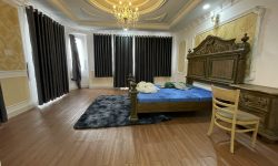 BÁN NHÀ PHÚ NHUẬN HXH 4 TẦNG ĐẸP LUNG LINH KHU VIP PHAN XÍCH LONG 4.6 TỶ.Mô tả:+ Diện tích: 35m2, ngang 3m dài 12m.+ Kết cấu: 1 trệt 2 lầu, sân thượng trước và sau, gồm 5 phòng ngủ, 3 toilet, 1 phòng thờ, phòng khách, phòng bếp.Mô tả:+ Vị trí: Cực đẹp, nhà ngay trung tâm phố ẩm thực. Gần Bệnh viện Hoàn Mỹ, đi bộ vài phút ra Siêu Thị Coopmart gần ngã tư Phan Đăng Lưu, Khu kinh doanh sầm uất và tập trung nhiều quán cà phê đẹp nhộn nhịp, cùng các công ty Văn Phòng,+ Lưu thông đi lại các Quận trung tâm rất thuận tiện. tiếp giáp Quận 1+ Khu an ninh tốt, dân trí cao yên tĩnh sạch sẽ.+ Nhà xây mới chắc chắn, BTCT ban công thoáng mát + Pháp lý: Sổ hồng hoàn công đầy đủGiá 4.6 tỷ. TL chủ nhà thiện chí gấp bán.Liên hệ: Mr Khoa 0582063101 Tư vấn xem nhà miễn phí