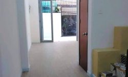 BÁN NHÀ PHÚ NHUẬN HXH 4 TẦNG ĐẸP LUNG LINH KHU VIP PHAN XÍCH LONG 4.6 TỶ.Mô tả:+ Diện tích: 35m2, ngang 3m dài 12m.+ Kết cấu: 1 trệt 2 lầu, sân thượng trước và sau, gồm 5 phòng ngủ, 3 toilet, 1 phòng thờ, phòng khách, phòng bếp.Mô tả:+ Vị trí: Cực đẹp, nhà ngay trung tâm phố ẩm thực. Gần Bệnh viện Hoàn Mỹ, đi bộ vài phút ra Siêu Thị Coopmart gần ngã tư Phan Đăng Lưu, Khu kinh doanh sầm uất và tập trung nhiều quán cà phê đẹp nhộn nhịp, cùng các công ty Văn Phòng,+ Lưu thông đi lại các Quận trung tâm rất thuận tiện. tiếp giáp Quận 1+ Khu an ninh tốt, dân trí cao yên tĩnh sạch sẽ.+ Nhà xây mới chắc chắn, BTCT ban công thoáng mát + Pháp lý: Sổ hồng hoàn công đầy đủGiá 4.6 tỷ. TL chủ nhà thiện chí gấp bán.Liên hệ: Mr Khoa 0582063101 Tư vấn xem nhà miễn phí