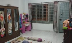 BÁN NHÀ PHÚ NHUẬN HXH 4 TẦNG ĐẸP LUNG LINH KHU VIP PHAN XÍCH LONG 4.6 TỶ.Mô tả:+ Diện tích: 35m2, ngang 3m dài 12m.+ Kết cấu: 1 trệt 2 lầu, sân thượng trước và sau, gồm 5 phòng ngủ, 3 toilet, 1 phòng thờ, phòng khách, phòng bếp.Mô tả:+ Vị trí: Cực đẹp, nhà ngay trung tâm phố ẩm thực. Gần Bệnh viện Hoàn Mỹ, đi bộ vài phút ra Siêu Thị Coopmart gần ngã tư Phan Đăng Lưu, Khu kinh doanh sầm uất và tập trung nhiều quán cà phê đẹp nhộn nhịp, cùng các công ty Văn Phòng,+ Lưu thông đi lại các Quận trung tâm rất thuận tiện. tiếp giáp Quận 1+ Khu an ninh tốt, dân trí cao yên tĩnh sạch sẽ.+ Nhà xây mới chắc chắn, BTCT ban công thoáng mát + Pháp lý: Sổ hồng hoàn công đầy đủGiá 4.6 tỷ. TL chủ nhà thiện chí gấp bán.Liên hệ: Mr Khoa 0582063101 Tư vấn xem nhà miễn phí