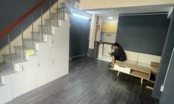 BÁN NHÀ PHÚ NHUẬN HXH 4 TẦNG ĐẸP LUNG LINH KHU VIP PHAN XÍCH LONG 4.6 TỶ.Mô tả:+ Diện tích: 35m2, ngang 3m dài 12m.+ Kết cấu: 1 trệt 2 lầu, sân thượng trước và sau, gồm 5 phòng ngủ, 3 toilet, 1 phòng thờ, phòng khách, phòng bếp.Mô tả:+ Vị trí: Cực đẹp, nhà ngay trung tâm phố ẩm thực. Gần Bệnh viện Hoàn Mỹ, đi bộ vài phút ra Siêu Thị Coopmart gần ngã tư Phan Đăng Lưu, Khu kinh doanh sầm uất và tập trung nhiều quán cà phê đẹp nhộn nhịp, cùng các công ty Văn Phòng,+ Lưu thông đi lại các Quận trung tâm rất thuận tiện. tiếp giáp Quận 1+ Khu an ninh tốt, dân trí cao yên tĩnh sạch sẽ.+ Nhà xây mới chắc chắn, BTCT ban công thoáng mát + Pháp lý: Sổ hồng hoàn công đầy đủGiá 4.6 tỷ. TL chủ nhà thiện chí gấp bán.Liên hệ: Mr Khoa 0582063101 Tư vấn xem nhà miễn phí
