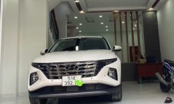 BÁN NHÀ PHÚ NHUẬN HXH 4 TẦNG ĐẸP LUNG LINH KHU VIP PHAN XÍCH LONG 4.6 TỶ.Mô tả:+ Diện tích: 35m2, ngang 3m dài 12m.+ Kết cấu: 1 trệt 2 lầu, sân thượng trước và sau, gồm 5 phòng ngủ, 3 toilet, 1 phòng thờ, phòng khách, phòng bếp.Mô tả:+ Vị trí: Cực đẹp, nhà ngay trung tâm phố ẩm thực. Gần Bệnh viện Hoàn Mỹ, đi bộ vài phút ra Siêu Thị Coopmart gần ngã tư Phan Đăng Lưu, Khu kinh doanh sầm uất và tập trung nhiều quán cà phê đẹp nhộn nhịp, cùng các công ty Văn Phòng,+ Lưu thông đi lại các Quận trung tâm rất thuận tiện. tiếp giáp Quận 1+ Khu an ninh tốt, dân trí cao yên tĩnh sạch sẽ.+ Nhà xây mới chắc chắn, BTCT ban công thoáng mát + Pháp lý: Sổ hồng hoàn công đầy đủGiá 4.6 tỷ. TL chủ nhà thiện chí gấp bán.Liên hệ: Mr Khoa 0582063101 Tư vấn xem nhà miễn phí