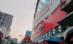 BÁN NHÀ PHÚ NHUẬN HXH 4 TẦNG ĐẸP LUNG LINH KHU VIP PHAN XÍCH LONG 4.6 TỶ.Mô tả:+ Diện tích: 35m2, ngang 3m dài 12m.+ Kết cấu: 1 trệt 2 lầu, sân thượng trước và sau, gồm 5 phòng ngủ, 3 toilet, 1 phòng thờ, phòng khách, phòng bếp.Mô tả:+ Vị trí: Cực đẹp, nhà ngay trung tâm phố ẩm thực. Gần Bệnh viện Hoàn Mỹ, đi bộ vài phút ra Siêu Thị Coopmart gần ngã tư Phan Đăng Lưu, Khu kinh doanh sầm uất và tập trung nhiều quán cà phê đẹp nhộn nhịp, cùng các công ty Văn Phòng,+ Lưu thông đi lại các Quận trung tâm rất thuận tiện. tiếp giáp Quận 1+ Khu an ninh tốt, dân trí cao yên tĩnh sạch sẽ.+ Nhà xây mới chắc chắn, BTCT ban công thoáng mát + Pháp lý: Sổ hồng hoàn công đầy đủGiá 4.6 tỷ. TL chủ nhà thiện chí gấp bán.Liên hệ: Mr Khoa 0582063101 Tư vấn xem nhà miễn phí