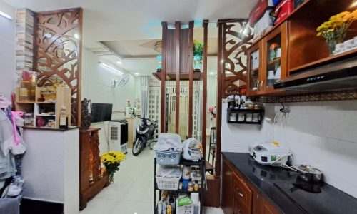 BÁN NHÀ PHÚ NHUẬN HXH 40M2 5 TẦNG NỞ HẬU 4.1 BTCT KHU VIP PHAN XÍCH LONG VẠN KIẾP 5.2 TỶ.