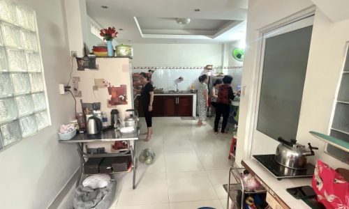 BÁN NHÀ BÌNH THẠNH SÁT MẶT TIỀN 70M2 5 TẦNG  NỞ HẬU 5,3M 5 PHÒNG NGỦ ĐINH TIÊN HOÀNG GẤP BÁN 6.5 TỶ.