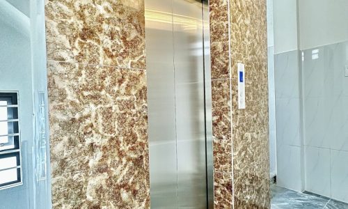 BÁN NHÀ PHÚ NHUẬN OTO VÀO NHÀ 5 TẦNG 72M2 NGANG 4M5 NỞ HẬU THANG MÁY KD ĐỈNH THÍCH QUẢNG ĐỨC GẤP BÁN 11.2 TỶ.