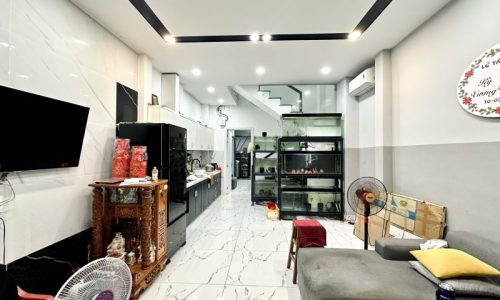 BÁN NHÀ PHÚ NHUẬN HXH 68M2 NGANG 4M 2 TẦNG 3 PN SỔ VUÔNG SÁT MT HUỲNH VĂN BÁNH 7.8 TỶ.