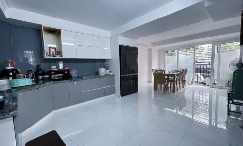 BÁN NHÀ BÌNH THẠNH OTO VÀO NHÀ 52M2 5 TẦNG 6 PN NGANG 5M NỞ HẬU SÁT MT NGUYÊN HỒNG 7.5 TỶ.