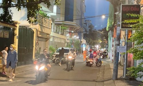 BÁN NHÀ MẶT TIỀN 35M2 2 TẦNG NỞ HẬU 5M KD ĐỈNH HIẾM NGUYỄN HIỀN QUẬN 3 5.39 TỶ.