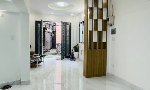 BÁN NHÀ PHÚ NHUẬN HXH 50M2 5 TẦNG NỞ HẬU 7M 5 PN ĐẸP DÂN TRÍ HOÀNG DIỆU 8.1 TỶ.